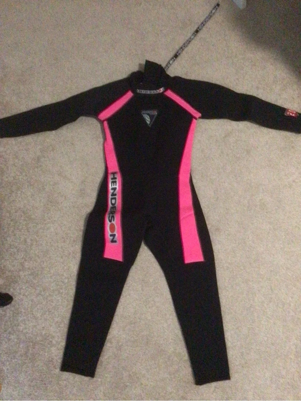 HENDERSON KIDS NEOPRENE WETSUIT BLACK & PINK- SZ SMALL (4-6 yrs)